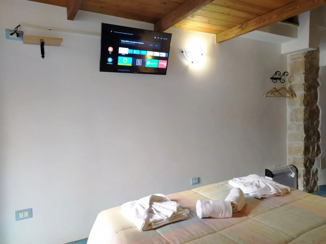Double Room With Private Bathroom and Breakfast on Request