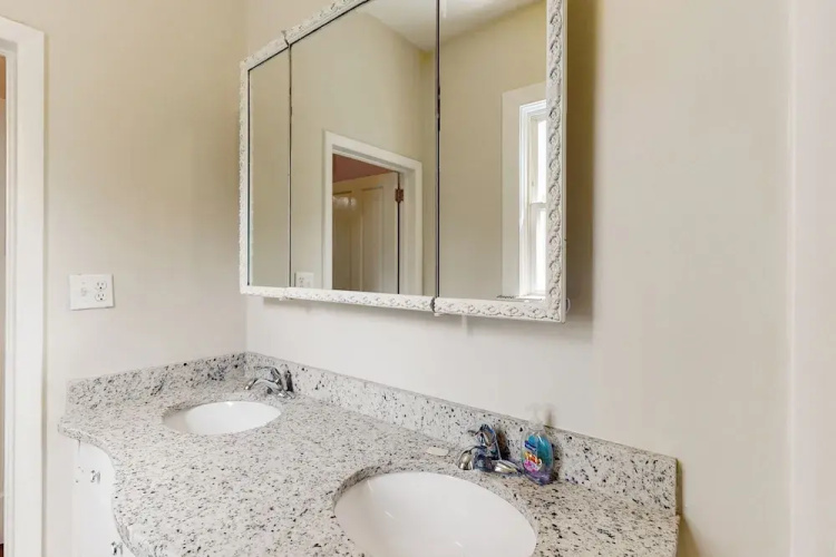 2BR Home w/ Mountain View, W & D, Private Yard