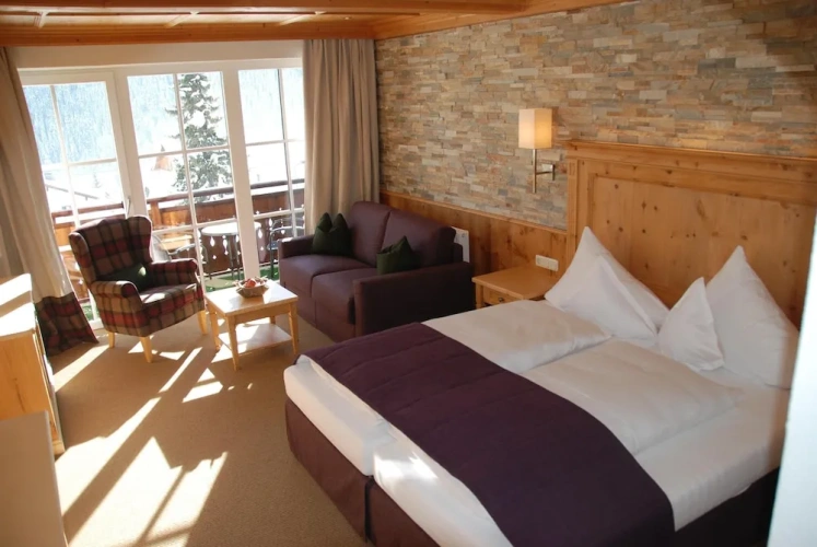 Junior Suite with balcony and with mountain view