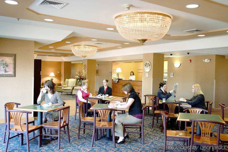 Hampton Inn Hutchinson photo 33