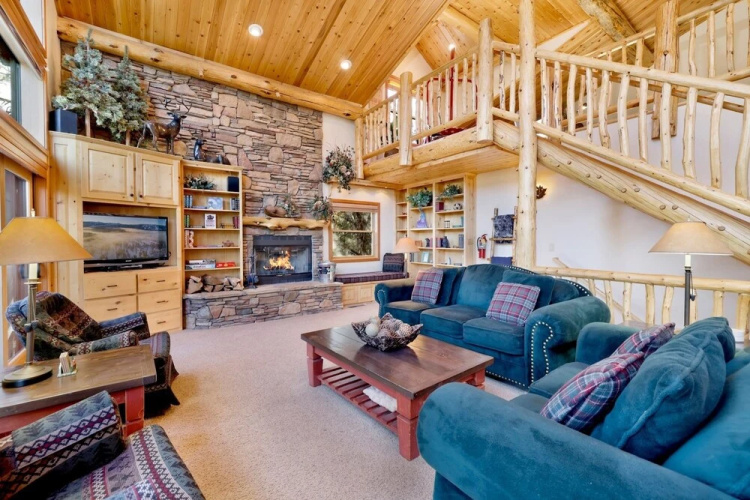 2046-menlo Manor 4 Bedroom Home by Redawning