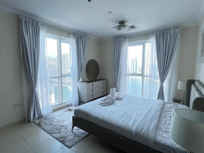 Yogi - Beautiful Burj Khalifa View in this 1BR Apartment