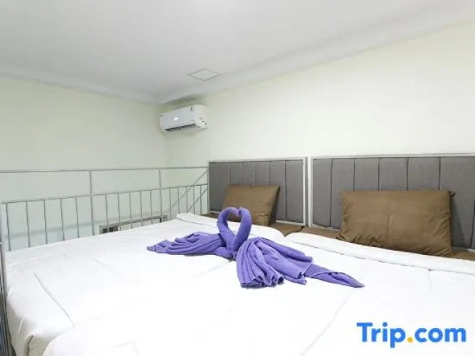 Executive Suite with garden view