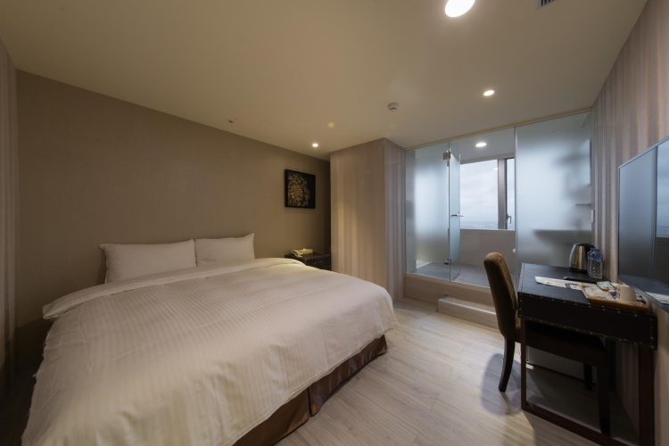 1 Bedroom Superior Twin room with city view