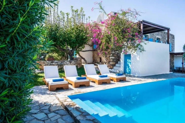 3 Bedrooms Villa