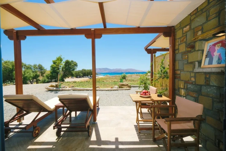1 Bedroom Apartment with balcony and beachfront