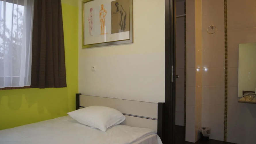 Plus Hotel