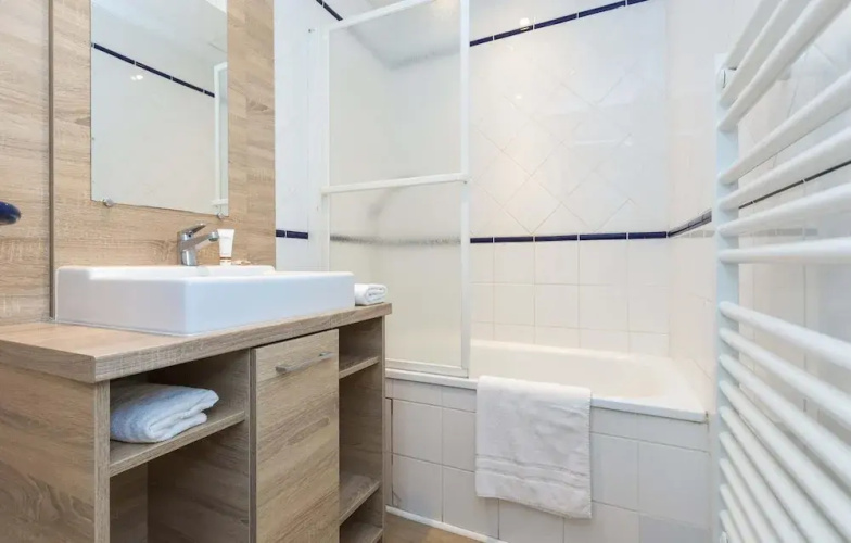 Chic Parkside Apartment