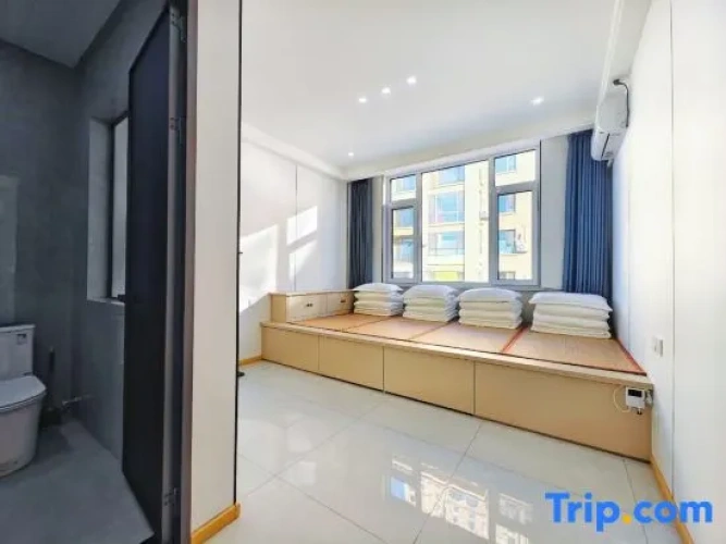 6 Bedrooms Villa