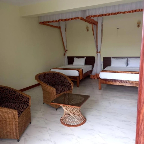 CaliTwapa Hotel & Restaurant