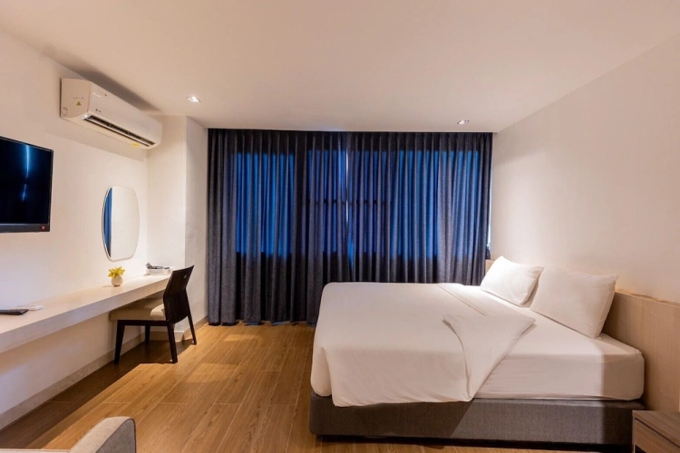 Superior Double room with city view