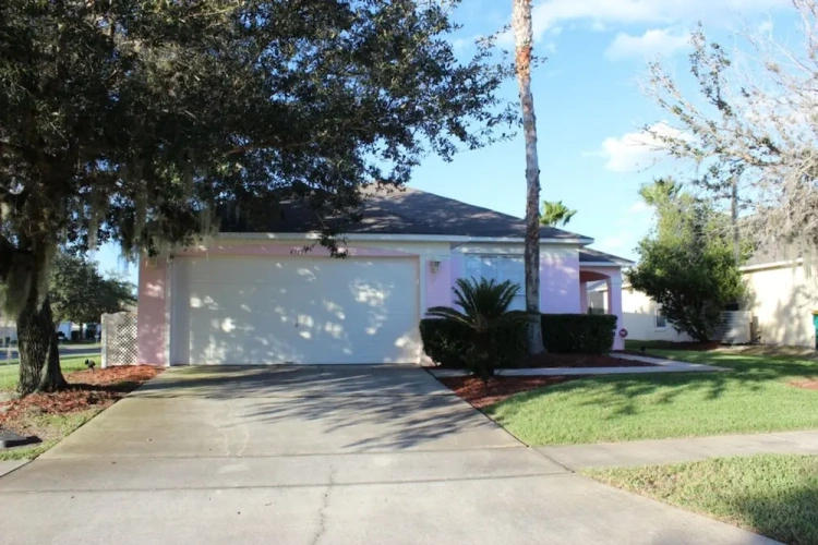 4 Bedrooms Cottage