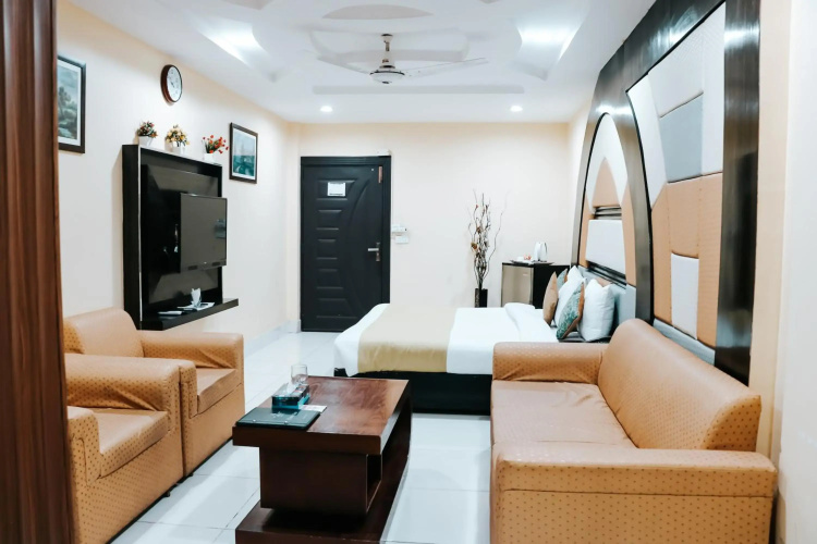 Crown Inn Hotel Multan