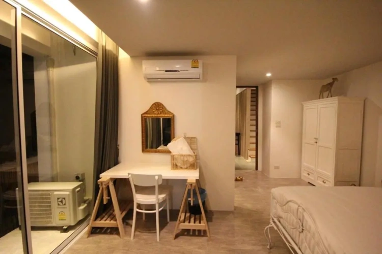 4 Bedrooms Villa with balcony