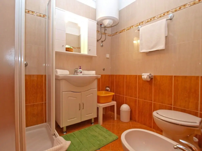 Apartment 1305