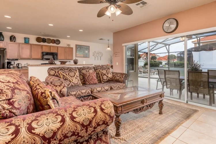 5 Bedrooms Cottage