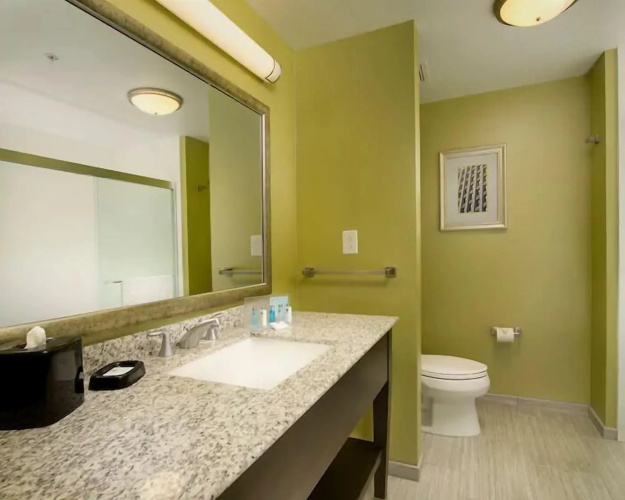 Hampton Inn & Suites Buffalo Airport
