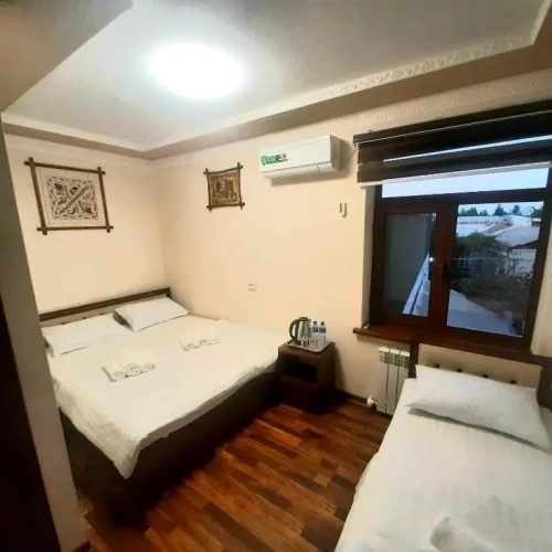 Standard Triple room