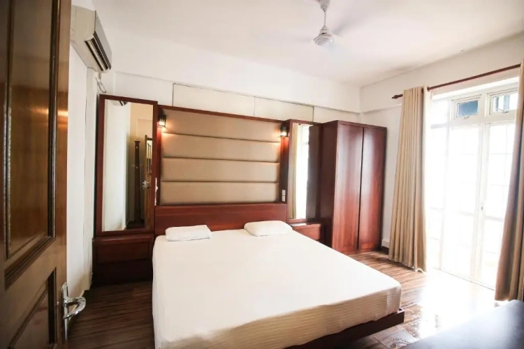 3 Bedrooms Apartment