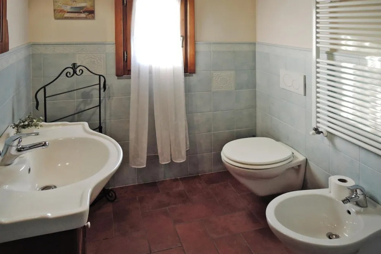 Villa in Vinci With Private Pool & Vineyard Views
