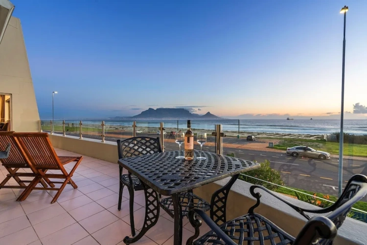 3 Bedrooms Apartment with balcony
