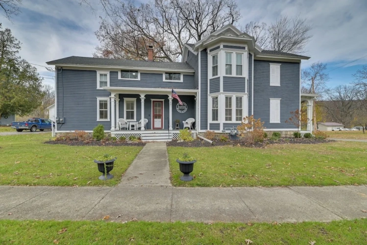 4 Bedrooms Cottage