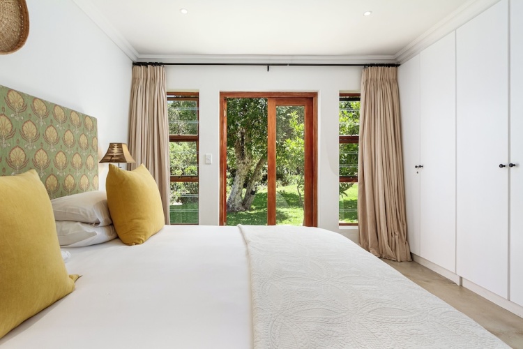 4 Bedrooms Cottage