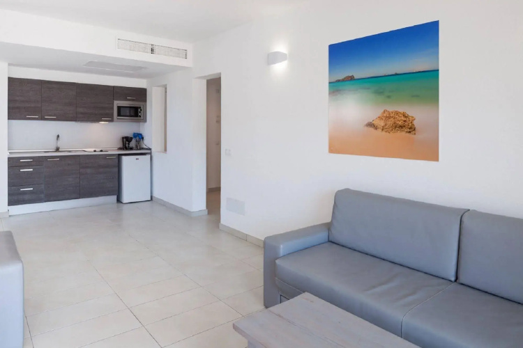 Aparthotel Puerto Cala Vadella