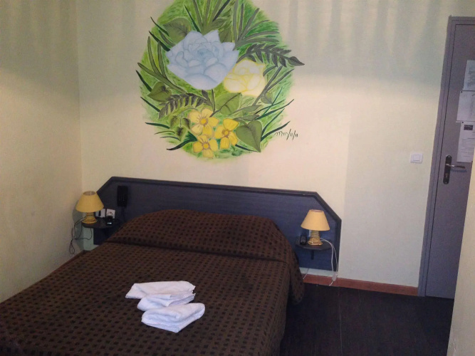Evelia Hotels
