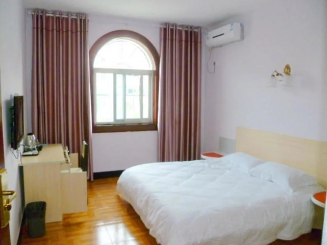 Qinyuan Hostel