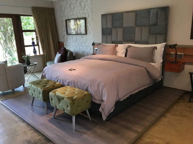 Luxury Suite with lake view