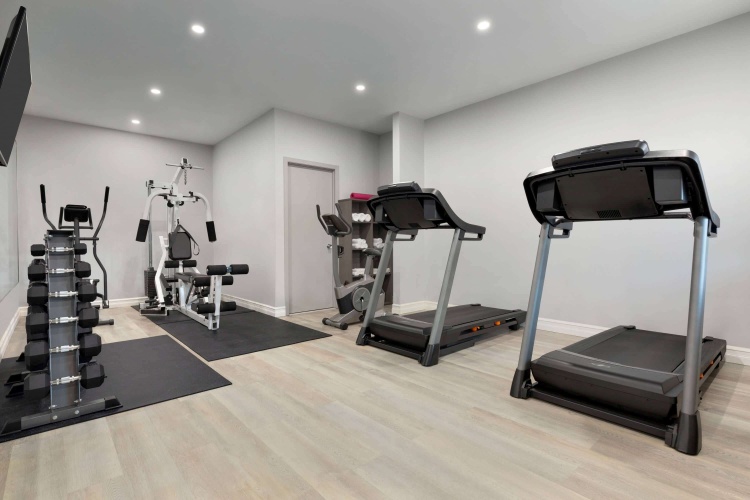 Super 8 By Wyndham Windsor/Dougall photo 13
