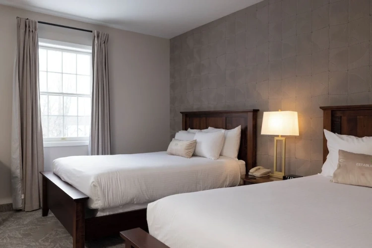 Standard Quadruple room with garden view