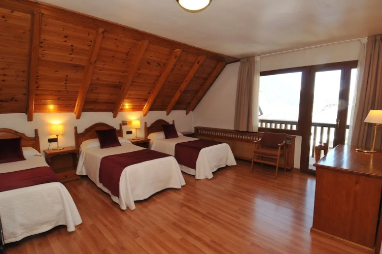 Hotel Petit Lacreu