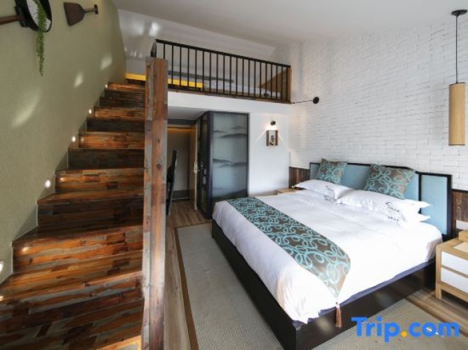 Standard Twin room with mountain view