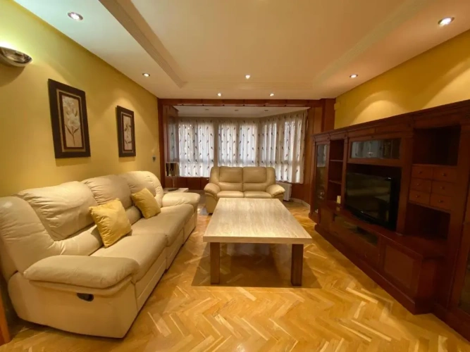 3 Bedrooms Apartment