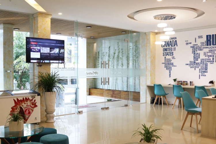 Maxhome Luxury Hotel