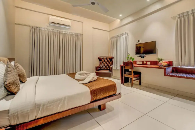 Hotel J N stay