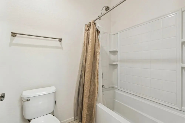 Pinnacle Breeze-private Backyard-mins to Six Flags