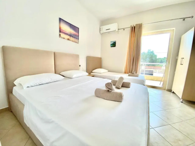 Foti Rooms