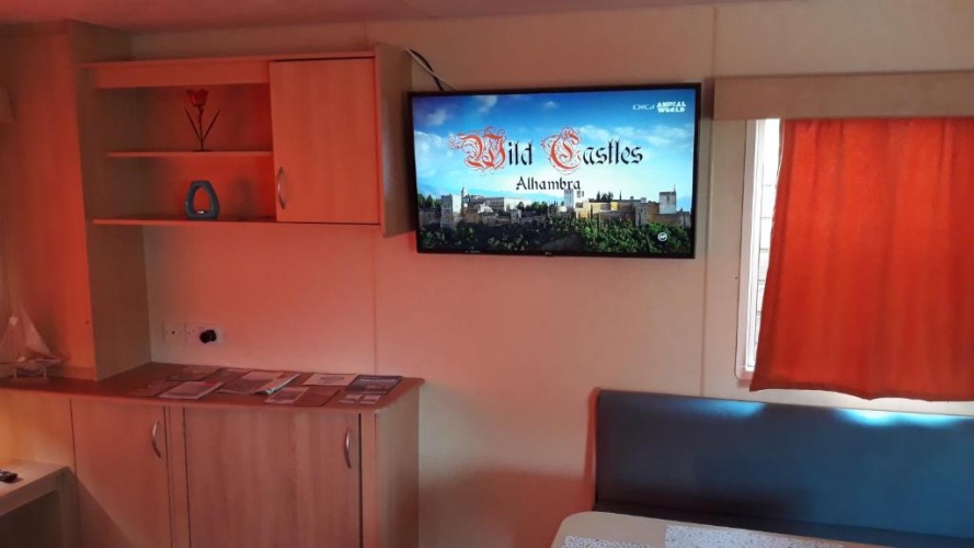 3 Bedrooms Apartment