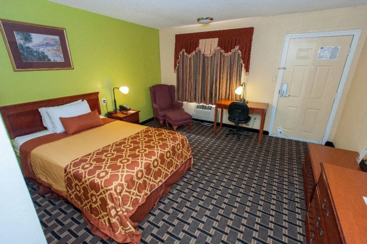 Knights Inn Jackson