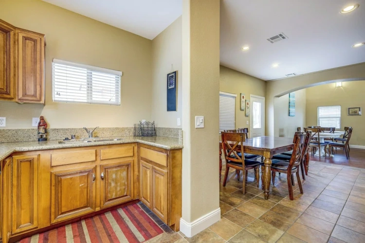 3 Bedrooms Apartment