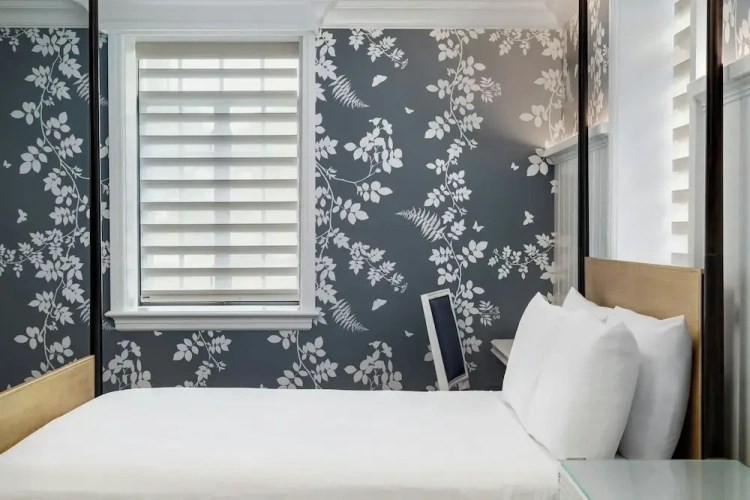 Standard Double room with city view