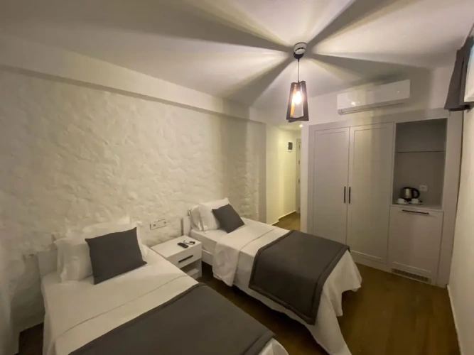 Economy Basement room