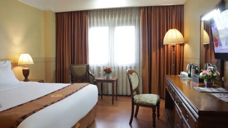 Superior room with city view