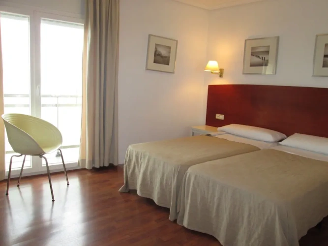 Standard Twin room with balcony