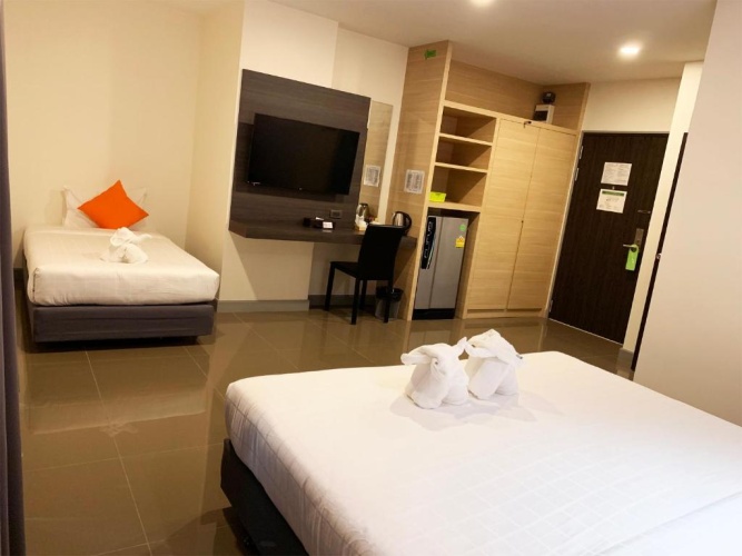 Standard Triple room