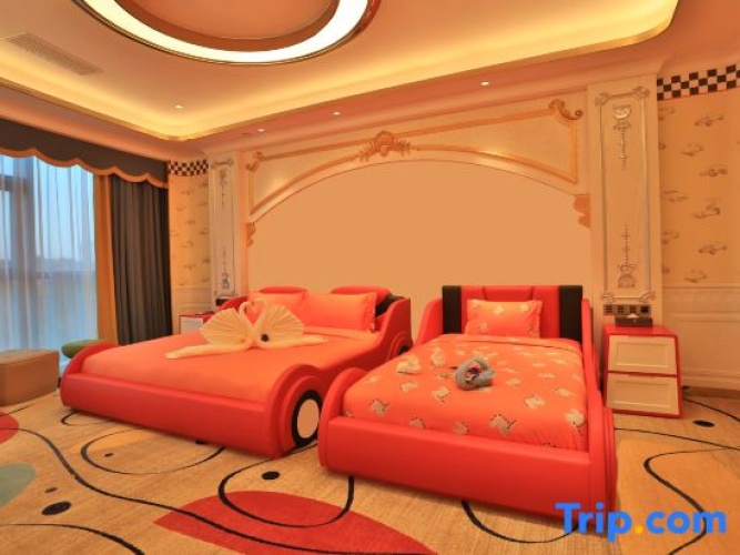 Deluxe Family Suite