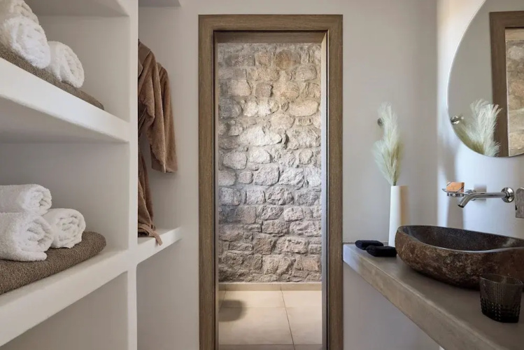 Kedros Milos Suites